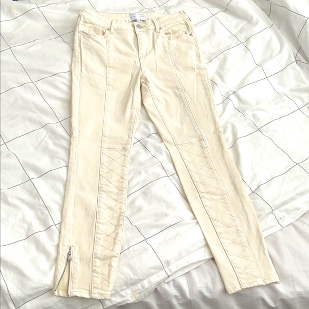 Kendall and Kylie skinny jeans